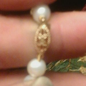 18 inch freshwater pearl necklace. 14kt gold clasp